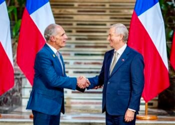 Presidente de Honduras se reúne con mandatario electo de Chile y hablan de fortalecer relaciones bilaterales