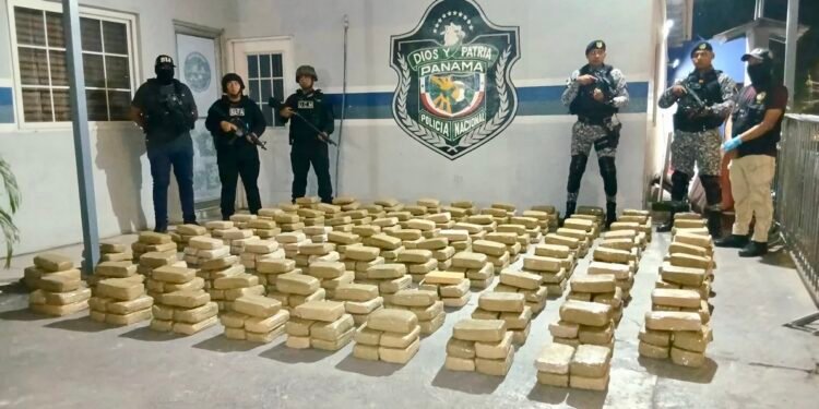 Decomiso de droga en Panamá deja 489 paquetes incautados durante operativo