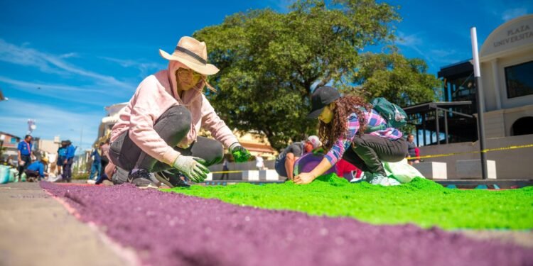 San Salvador prepara mega alfombra de Semana Santa de 1.7 kilómetros con más de 1,000 participantes