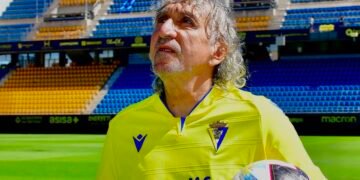 El Salvador celebra los 68 años de Jorge “Mágico” González, ícono del fútbol nacional