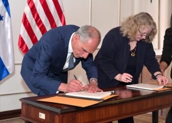 Honduras y EE UU firman acuerdo de cooperación en salud por $46.5 millones para fortalecer seguridad sanitaria