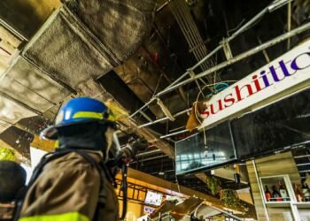 Incendio en exclusivo centro comercial en San Salvador deja un fallecido y dos personas afectadas por humo