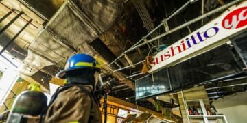 Incendio en exclusivo centro comercial en San Salvador deja un fallecido y dos personas afectadas por humo