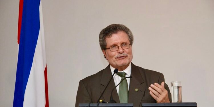 Magistrado constitucional costarricense confirma que EE UU le retiró la visa y habla sobre independencia judicial