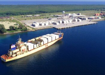 Honduras busca modernizar Puerto Castilla en alianza con multinacional Dole para fortalecer comercio y empleo