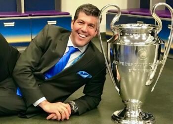 El salvadoreño Fernando Palomo renueva con ESPN y seguirá como voz del fútbol internacional y LaLiga