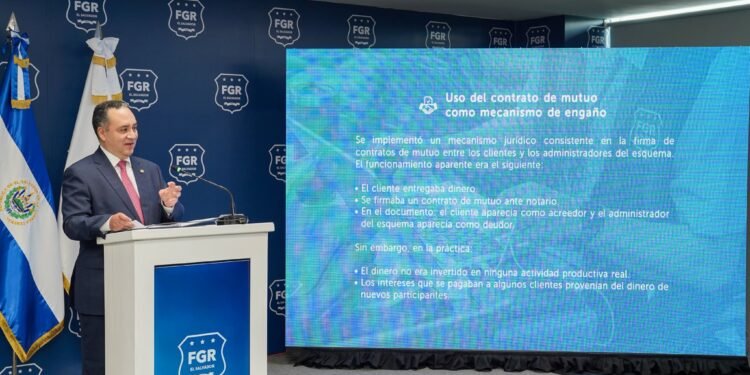 Autoridades de seguridad de El Salvador desmantelan red de defraudación CREDICASH 