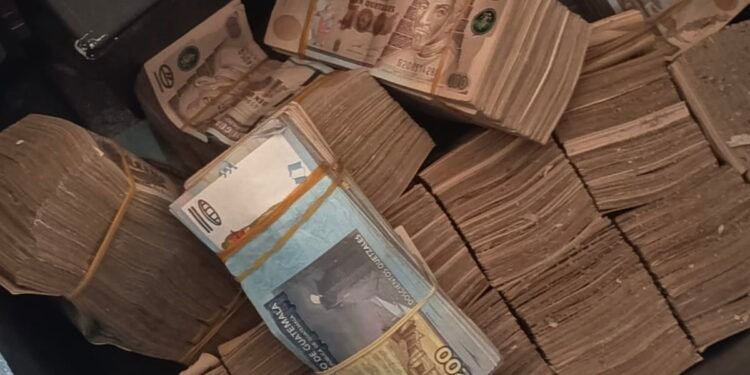Golpe a narcorepostería en Guatemala deja 12 capturados y más de $166,000 incautados en operativo antinarcóticos
