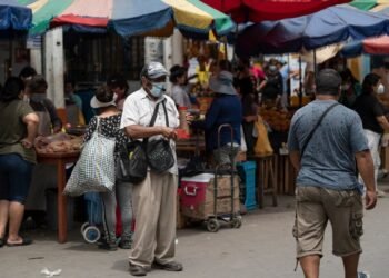 Más del 80 % del empleo es informal en Guatemala, Honduras y Nicaragua: el mayor reto laboral de Centroamérica