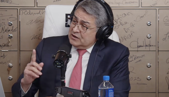 Juan Orlando Hernández descarta interés en participar en política y dice que Libre lo acusa con mentiras