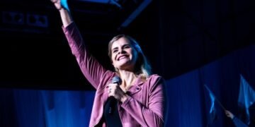 La presidenta electa de Costa Rica renuncia a su partido para asumir Presidencia