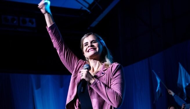 La presidenta electa de Costa Rica renuncia a su partido para asumir Presidencia