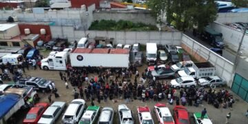 Más de 200 migrantes, incluidos menores y en su mayoría centroamericanos, son rescatados de un tráiler en México