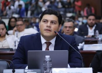 Cuestionado consejero electoral hondureño denuncia amenazas mientras se cierne sobre él un posible juicio político