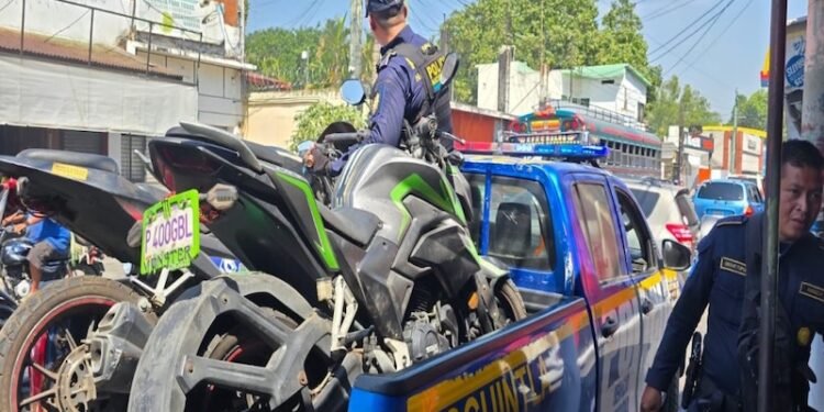 Policía guatemalteca incauta 6,259 motocicletas por estatus irregulares en 2026