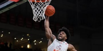 Nicaragüense Norchad Omier podría debutar en la NBA este 2 de marzo de 2026