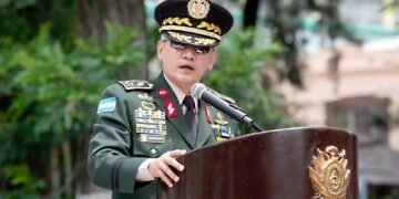 Honduras investiga a exjefe militar por presuntas amenazas contra periodistas y ordena análisis de videos difundidos en redes