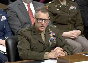 Jefe del Comando Sur de EEUU dice deben estar comprometidos en el éxito de naciones socias para contrarrestar a chinos y ruso
