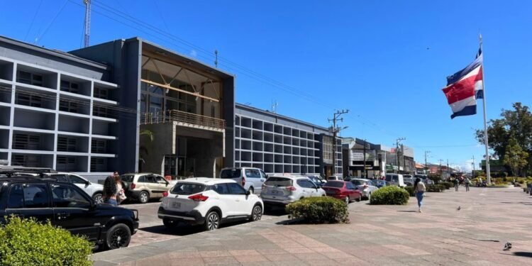 Alcaldes costarricenses denuncian amenazas de muerte del narcotráfico por demoler sus búnkers