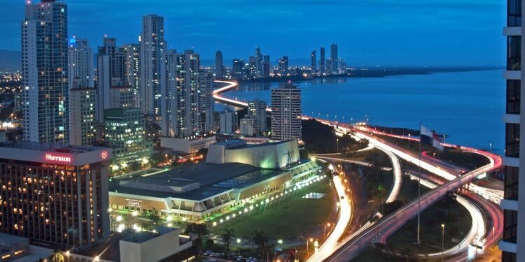 Economía de Centroamérica crecería más que el resto de América Latina en 2026: avanzaría cerca del 3% frente al 2,1% regional