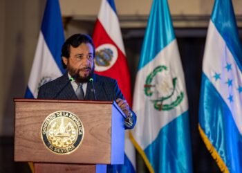 Vicepresidente salvadoreño defiende “el bukelismo” y asegura que es la mejor agenda de la región