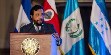 Vicepresidente salvadoreño defiende “el bukelismo” y asegura que es la mejor agenda de la región