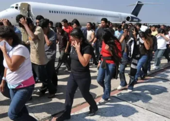 Honduras destinó $3.7 millones para bonos de migrantes deportados durante el último año