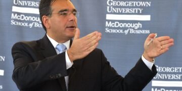 Exgerente del Banco Mundial propone un plan para frenar el avance de China en América Latina