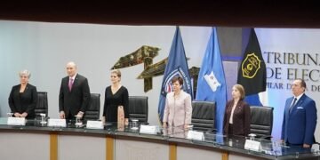 Laura Fernández recibe credenciales como presidenta electa de Costa Rica y promete combate al crimen organizado