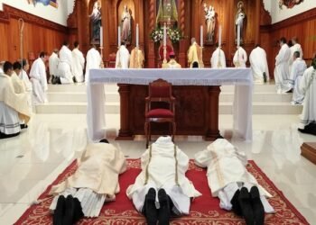 Dictadura de Nicaragua prohíbe ordenaciones católicas y agrava presión contra las iglesias