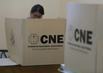 Abren convocatoria para aspirantes a sustituir a funcionarios destituidos del CNE y del TJE de Honduras