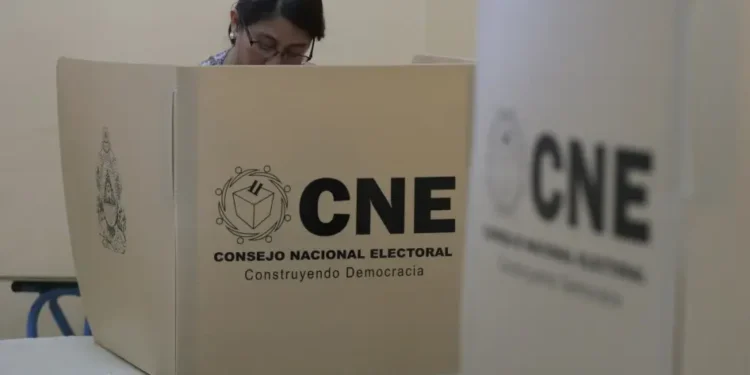 Abren convocatoria para aspirantes a sustituir a funcionarios destituidos del CNE y del TJE de Honduras