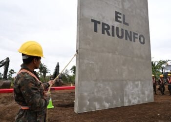 Guatemala descarta modelo salvadoreño del CECOT en su nueva cárcel de máxima seguridad