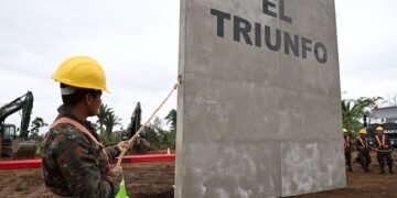 Guatemala descarta modelo salvadoreño del CECOT en su nueva cárcel de máxima seguridad