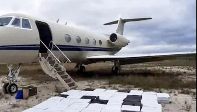 Incautan avioneta con 551 kilos de cocaína en operativo en Belice