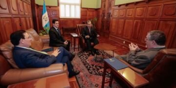 Arévalo concluye entrevistas a candidatos a fiscal general de Guatemala