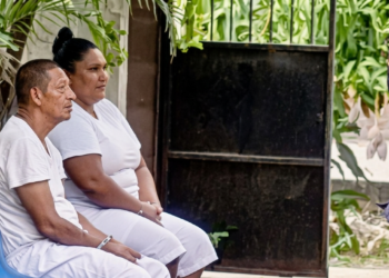 Liberan a predicador hondureño en El Salvador tras acuerdo judicial y prohibición de ingreso al país por tres años