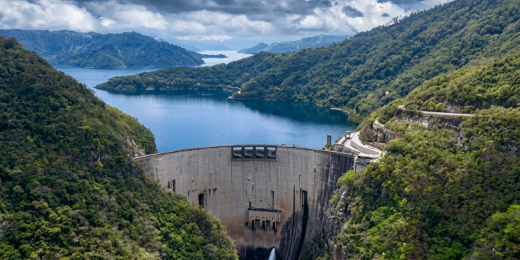Energética estatal asegura que hay agua suficiente en represas de Honduras pese al verano y descarta crisis de generación eléctrica