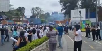 Disturbios, amenazas y alta tensión en la Universidad San Carlos de Guatemala en la víspera de la elección de nuevas autoridades