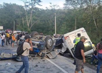 Accidente vial en Honduras deja al menos 8 muertos y varios heridos