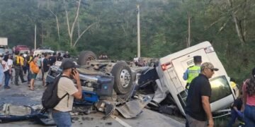 Accidente vial en Honduras deja al menos 8 muertos y varios heridos
