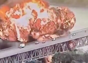 Explosión de camión cisterna provoca provoca incendio en puente de Las Américas en Panamá