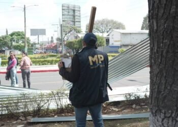 Ministerio Público de Guatemala choca con Ministro de Gobernación por diligencias en Universidad San Carlos