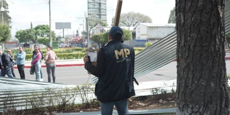 Ministerio Público de Guatemala choca con Ministro de Gobernación por diligencias en Universidad San Carlos