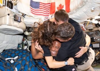 Artemis II regresa a la Tierra este viernes tras histórica misión tripulada alrededor de la Luna