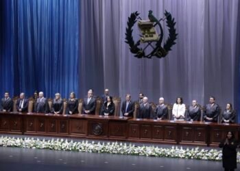 Magistrados de la Corte de Constitucionalidad de Guatemala asumen funciones en acto protocolario con presencia del presidente Arévalo
