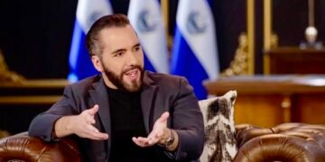 El Salvador lanza nueva etapa de atención médica con inteligencia artificial y Bukele asegura construyen el mejor sistema de salud del mundo