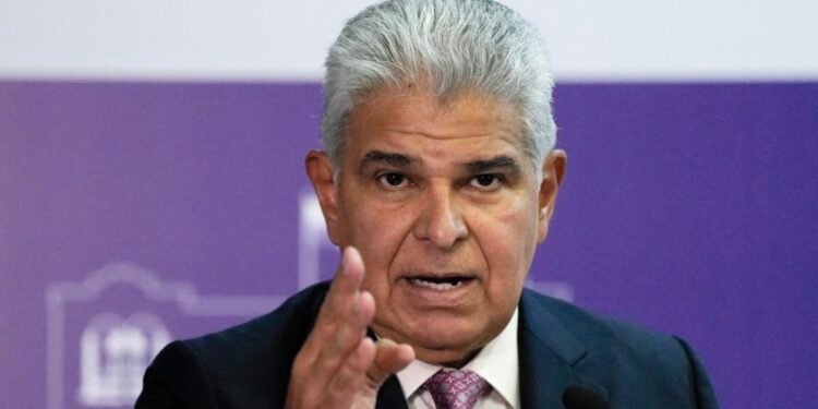 Presidente de Panamá anuncia revisión del decreto que regula Uber e inDrive tras lluvia de críticas