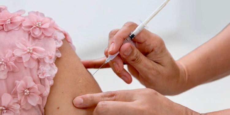 Vacunación contra el sarampión en El Salvador alcanza 26,000 dosis en una semana, según ministro de Salud