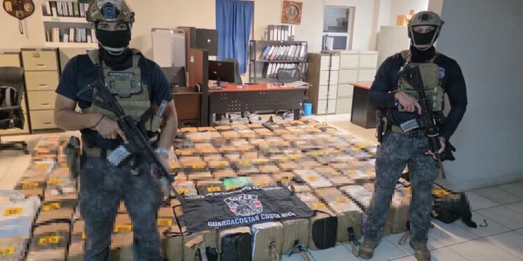 EE UU apoya operación antidrogas en Costa Rica con decomiso de casi dos toneladas de cocaína